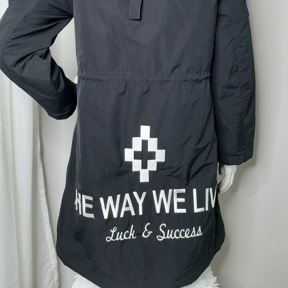 Moussy long parka with fur hood - Picture 10 of 16